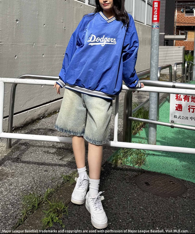 【MLB】刺しゅうロゴナイロンプルオーバー ネイビー F