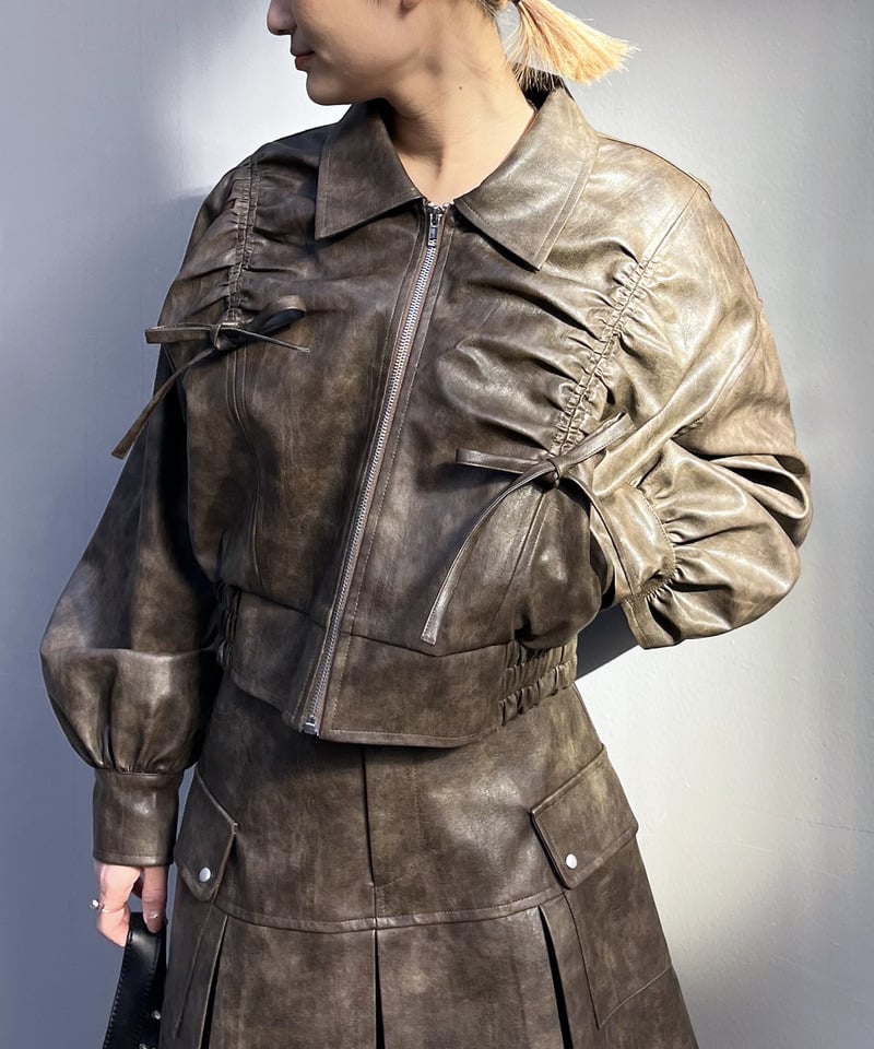 合皮ギャザーショートジャケット オフホワイト F