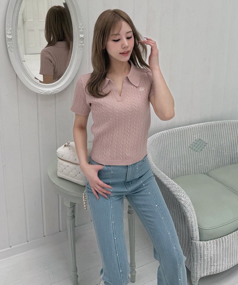 【ONLINE限定カラーあり】ロゴ刺しゅうスキッパーケーブルニットトップス ベージュ F