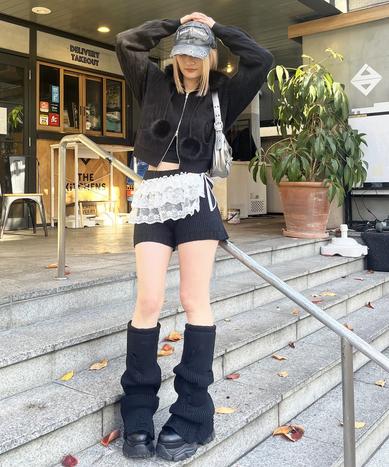 ぽんぽん付きケーブル編みニットショートパーカー ホワイト F