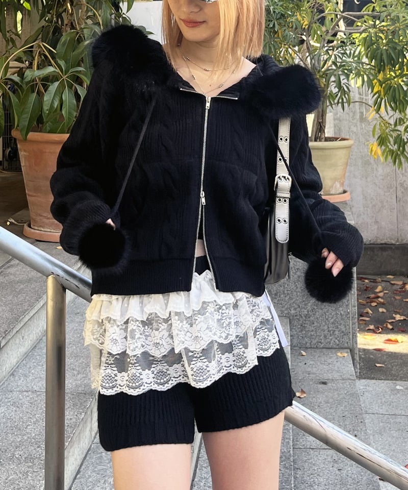 ぽんぽん付きケーブル編みニットショートパーカー ホワイト F