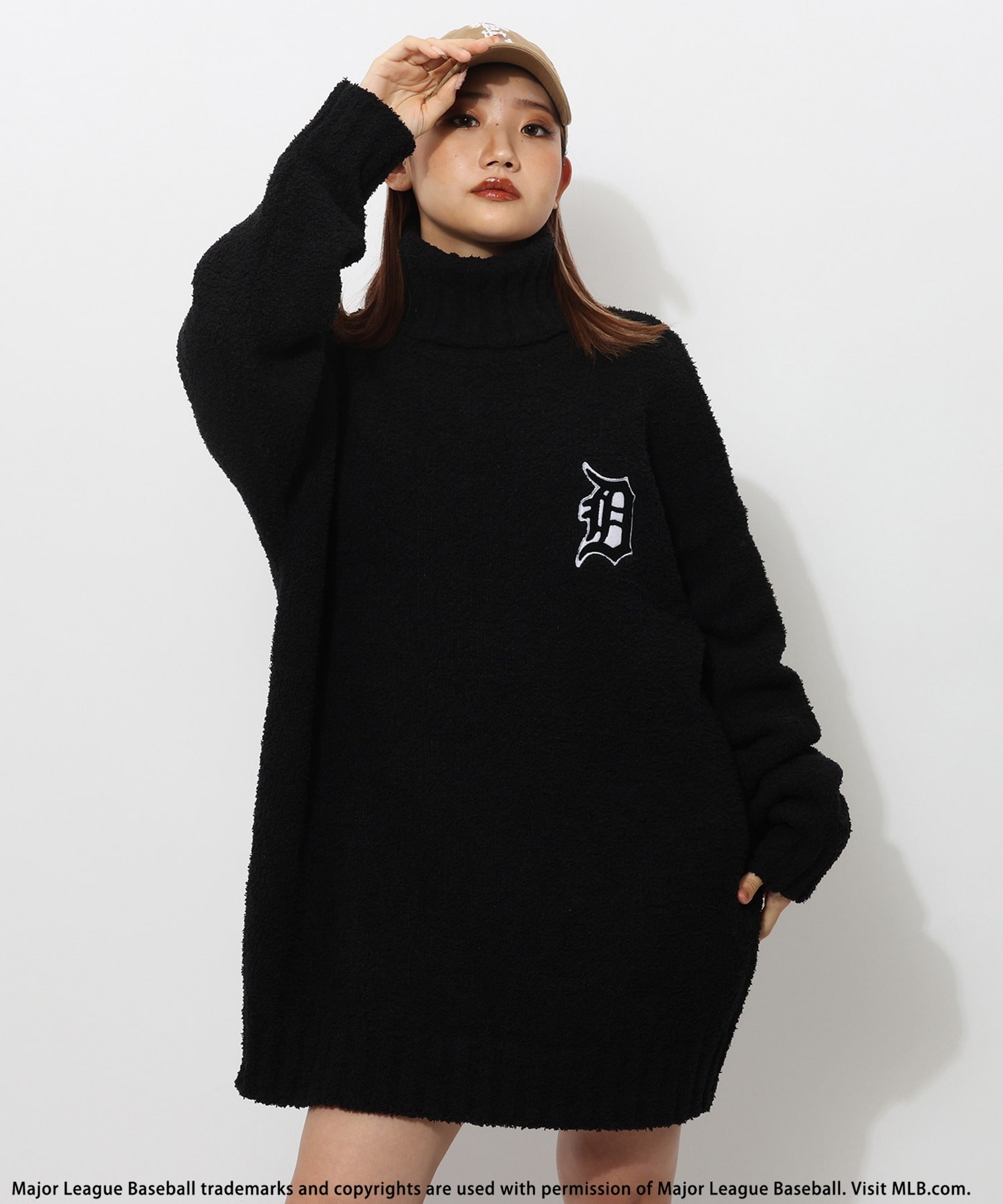 【MLB】ワッペン刺繍ロゴブークレニットワンピース ブラック F
