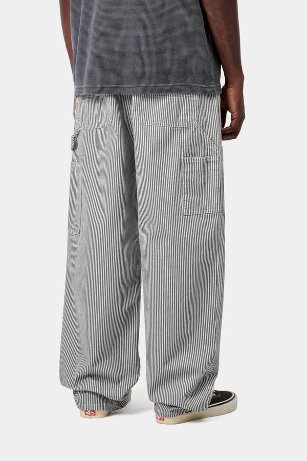 NEW【Carhartt Wip/カーハート ダブルアイピー】I036531 パンツ PANTS MERCER SINGLE KNEE PANT マーサーシングルニーパンツ Mercer Stripe, Graphite / Wax, Stone washed Sサイズ 【送料無料 北海道/沖縄/離島を除く】 Mercer Stripe, Graphite / Wax, Stone washed Sサイズ