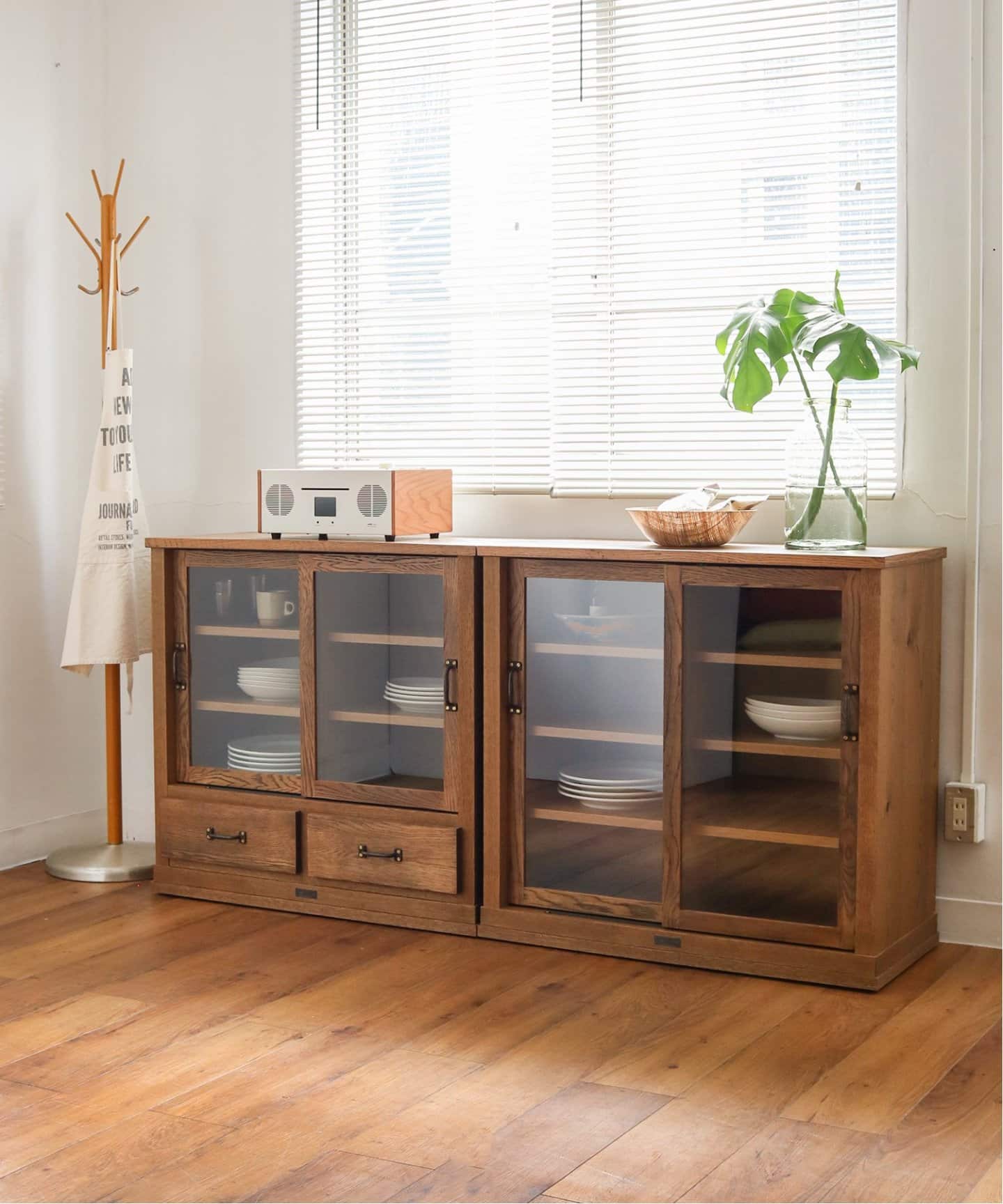 Elverson Glass Cabinet S with Drawers エルバーソンガラスキャビネットS 引き出し付き　707