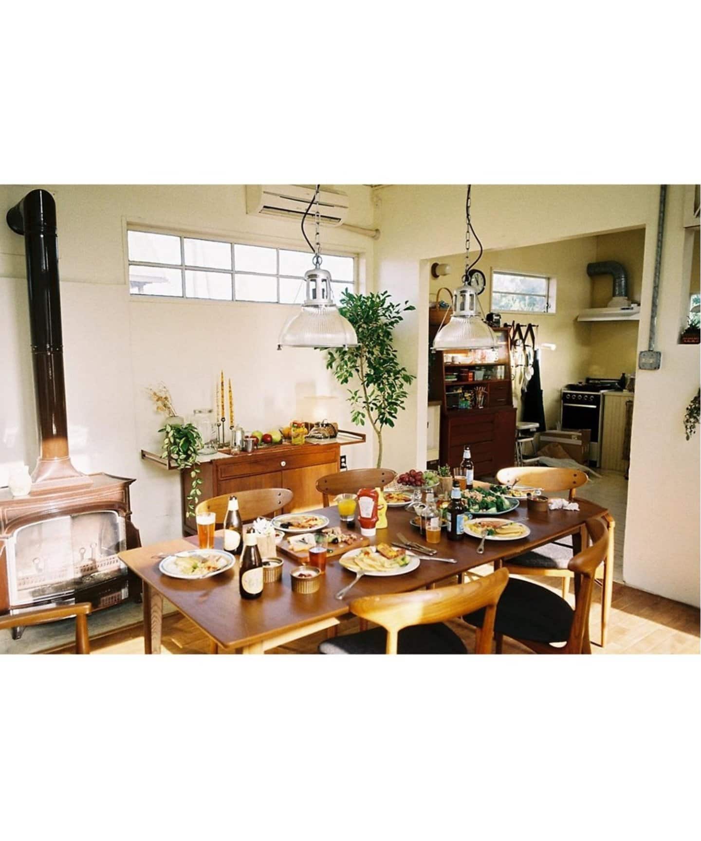 TRESTLES ARM CHAIR トラッセルアームチェア　704