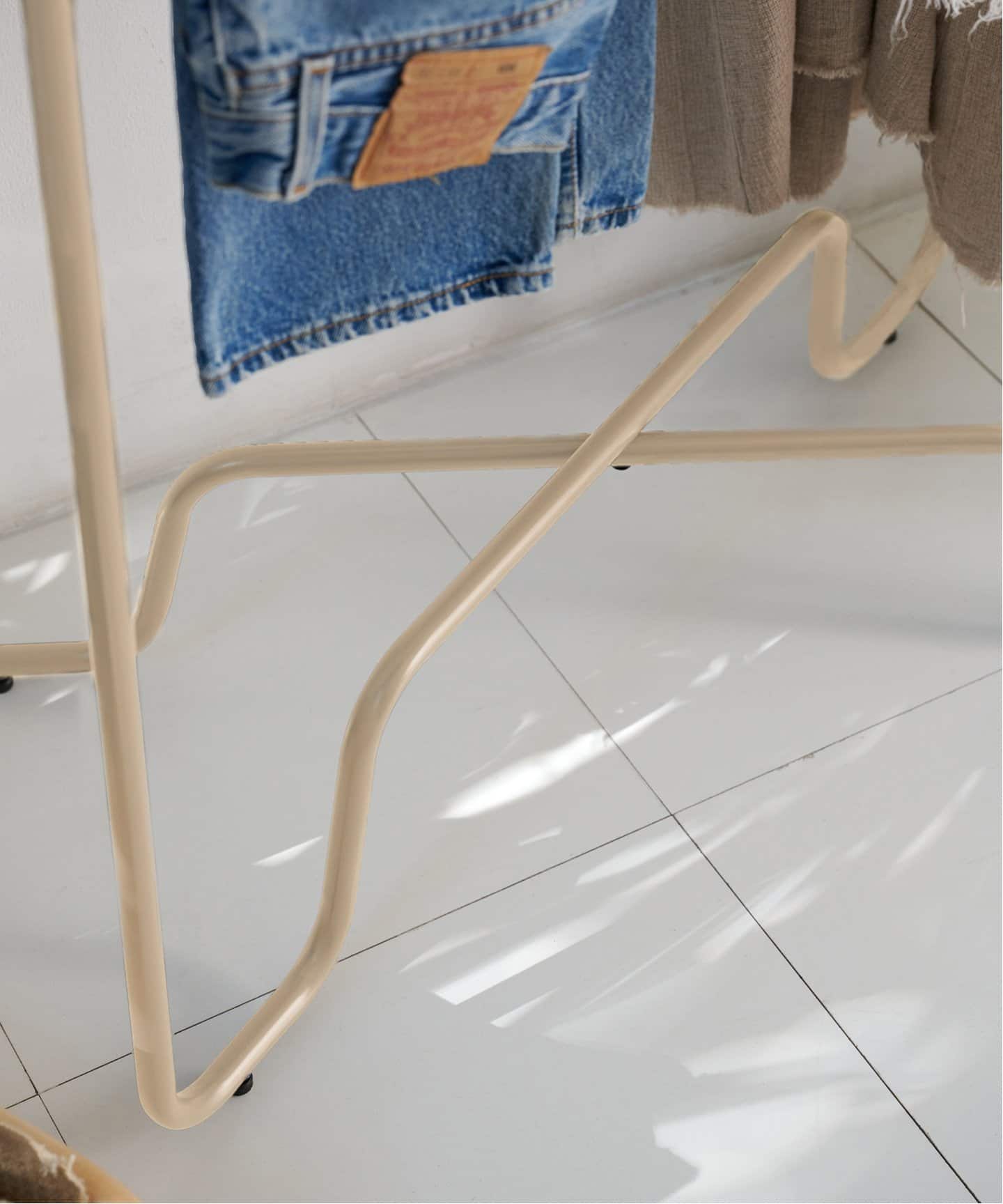 HOLTE HANGER RACK sand　ホルテ　ハンガーラック 708