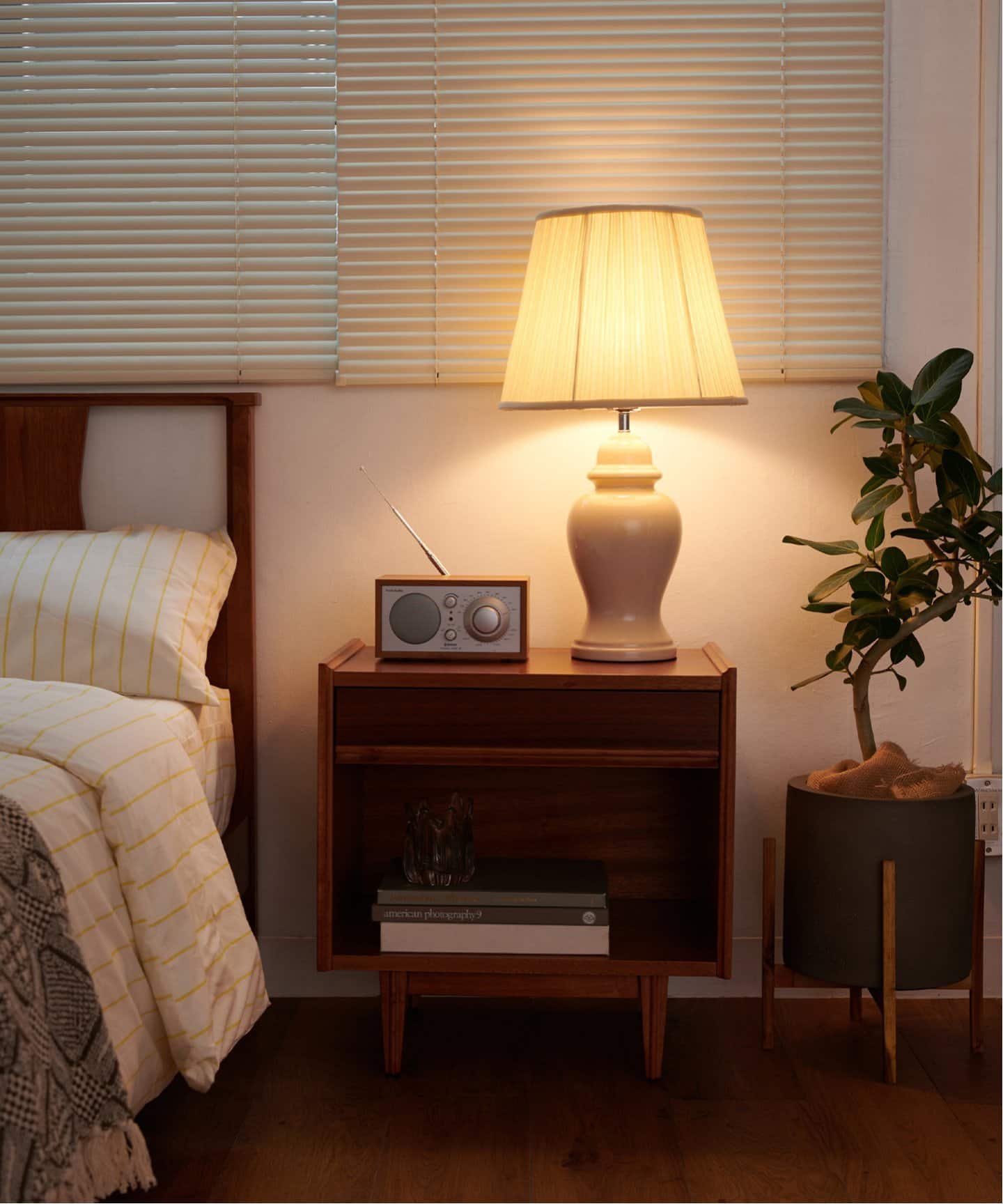 TRESTLES NIGHT STAND トラッセルナイトスタンド　701