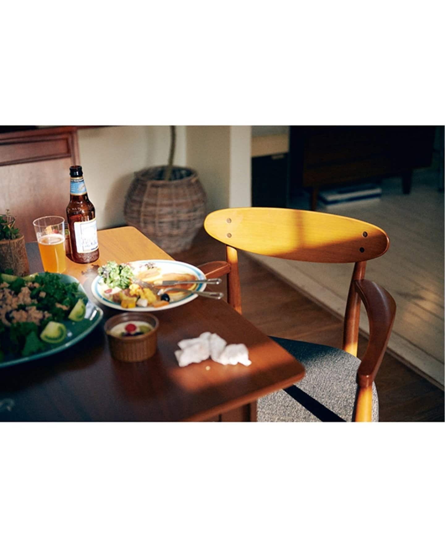 TRESTLES ARM CHAIR トラッセルアームチェア　704