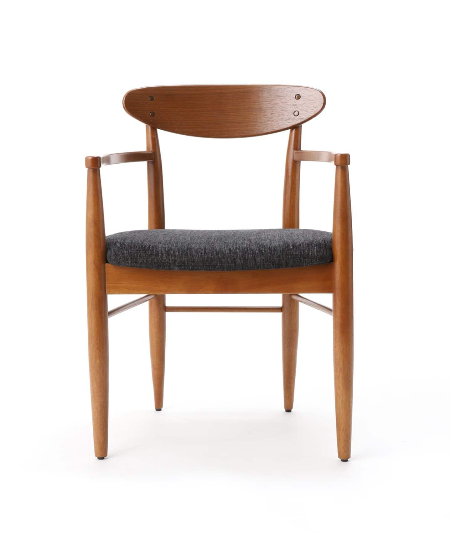 TRESTLES ARM CHAIR トラッセルアームチェア　704