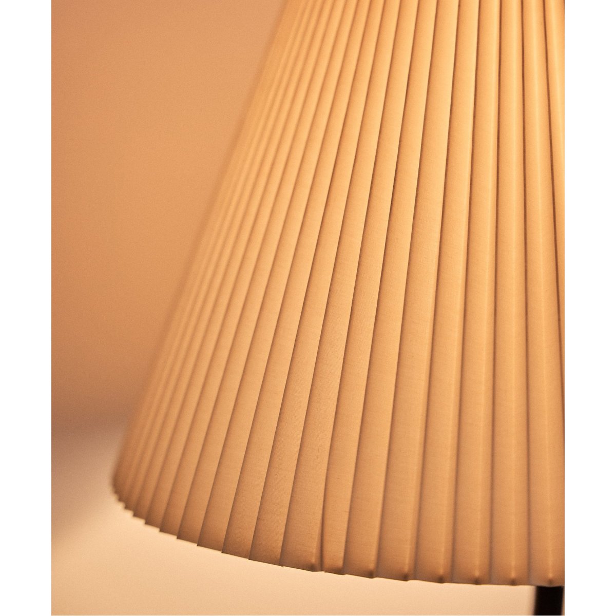 WAVY FLOOR LAMP　ウェービー フロアランプ 電球付属　017