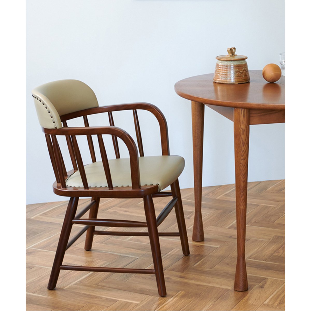 【送料お得な低価格/完成品】OAKS ARM CHAIR_PVC BE オークスアームチェア　704