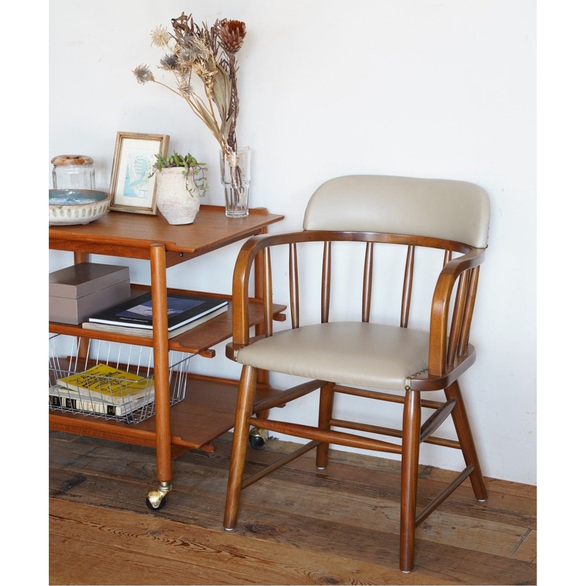 【送料お得な低価格/完成品】OAKS ARM CHAIR_PVC BE オークスアームチェア　704