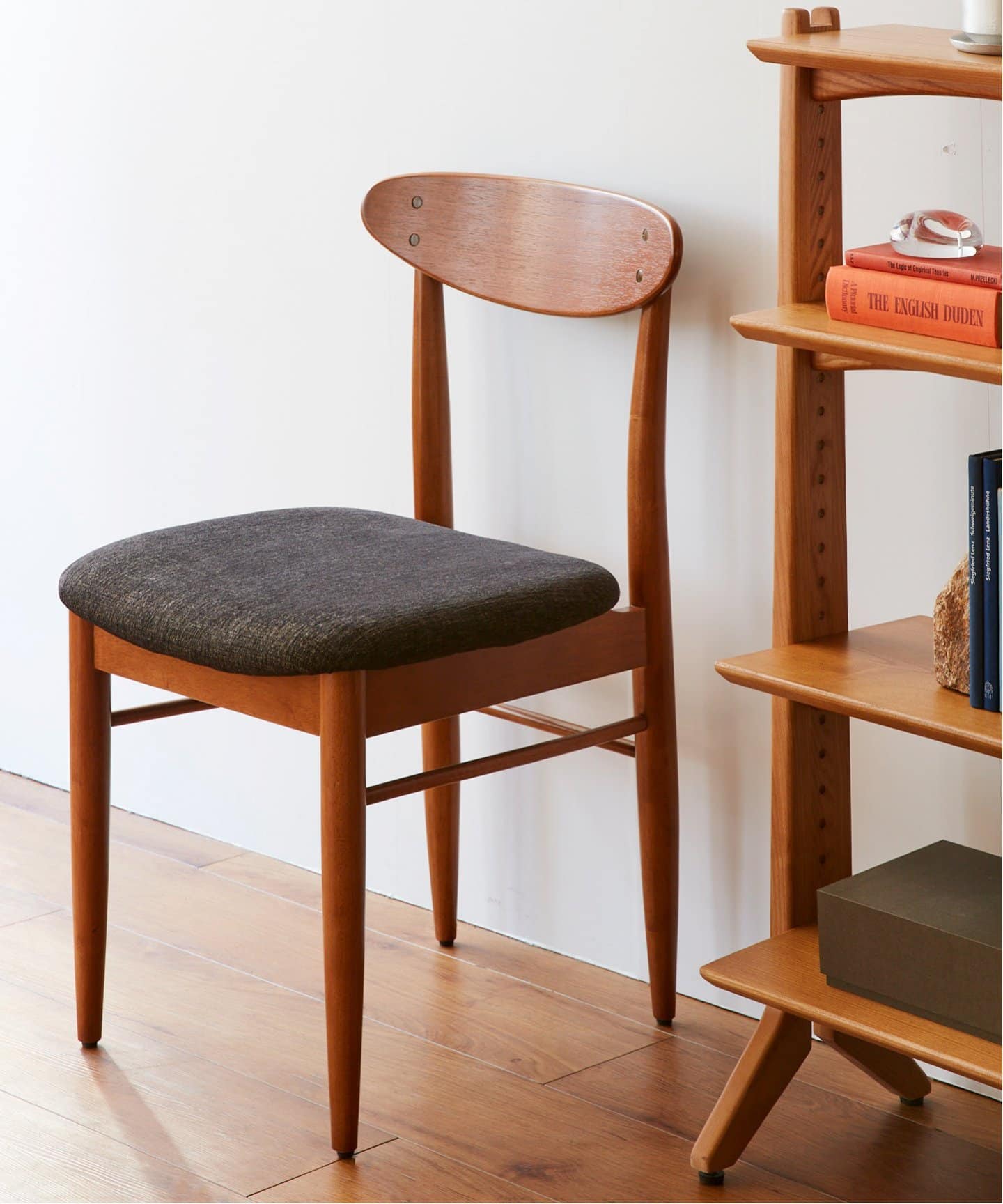 【送料お得な低価格/完成品】TRESTLES CHAIR トラッセルチェア(593)　704