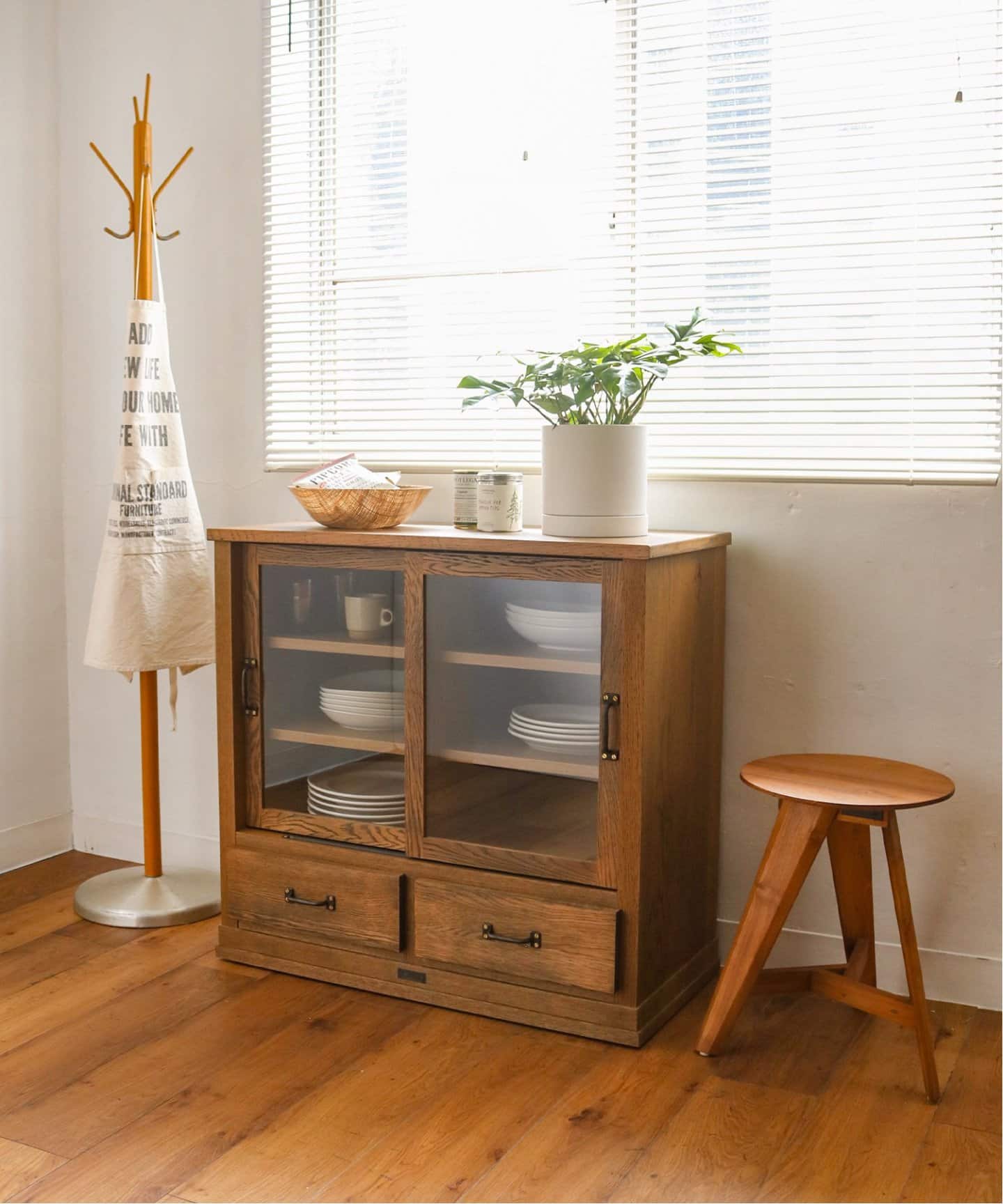 Elverson Glass Cabinet S with Drawers エルバーソンガラスキャビネットS 引き出し付き　707