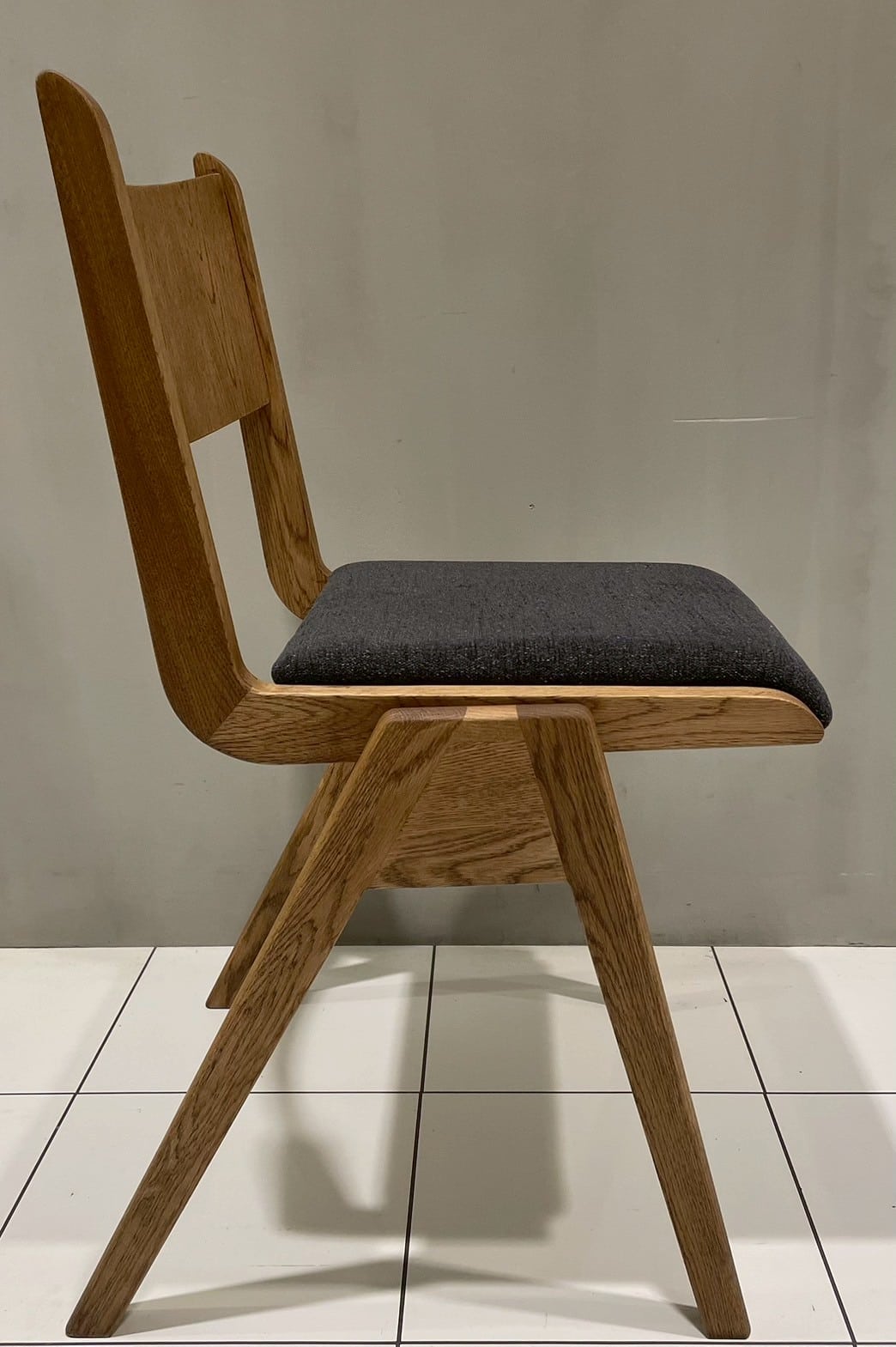 ハイドダイニングチェア(IC-DGY)　展示現品特価 WF-2/IC-DGY