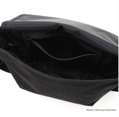 NYLON MESSENGER BAG JR (SM) BP W/DIV MGNT 500D CORDURA SESAME ST Black S