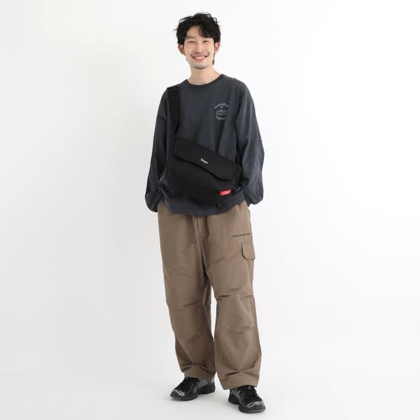 Nylon Messenger Bag JR Back Pocket W/ Divider Magnet Black S