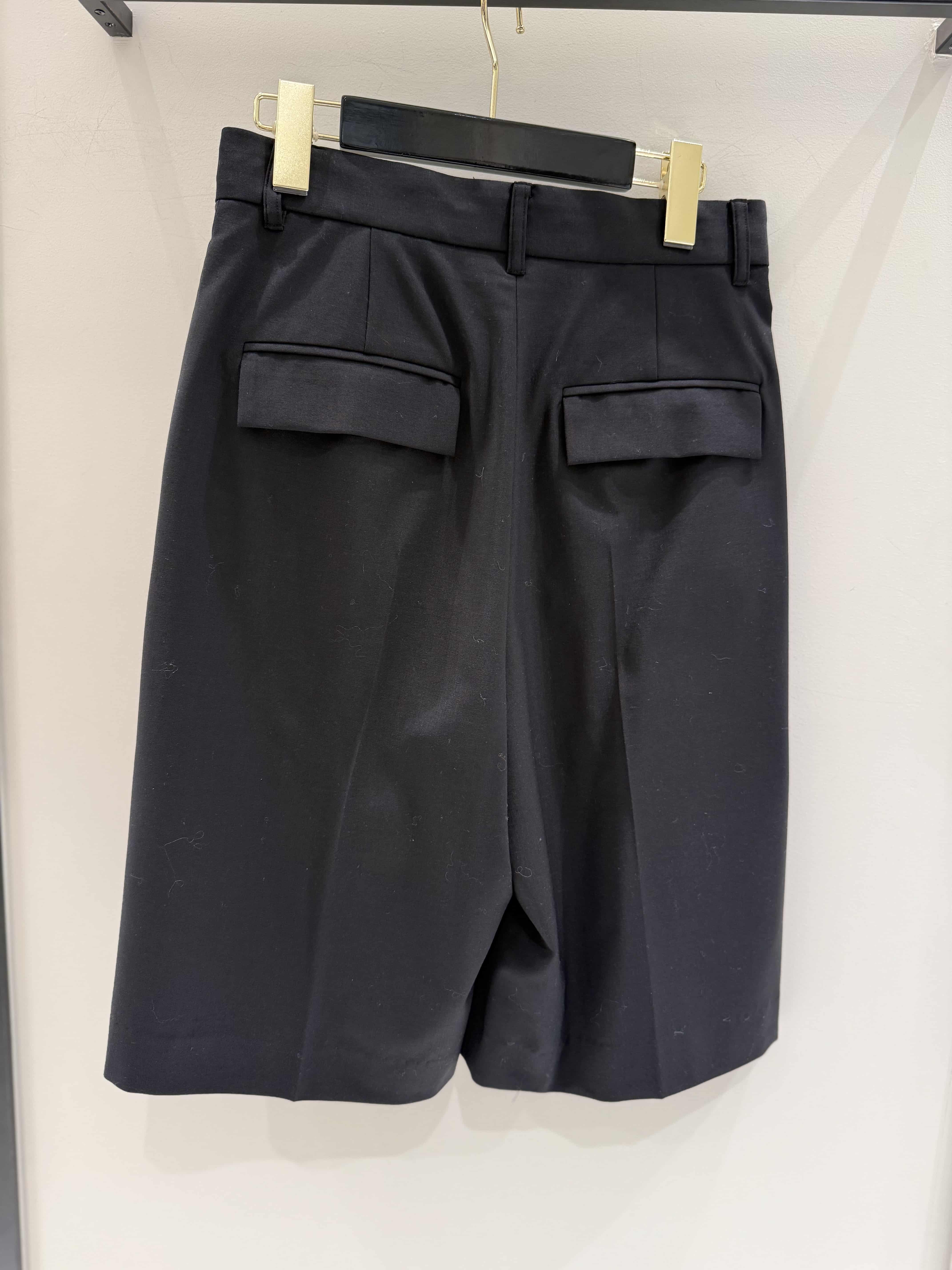 【仙台パルコ】スーツ地ハーフパンツ ブラック 36 ブラック 36