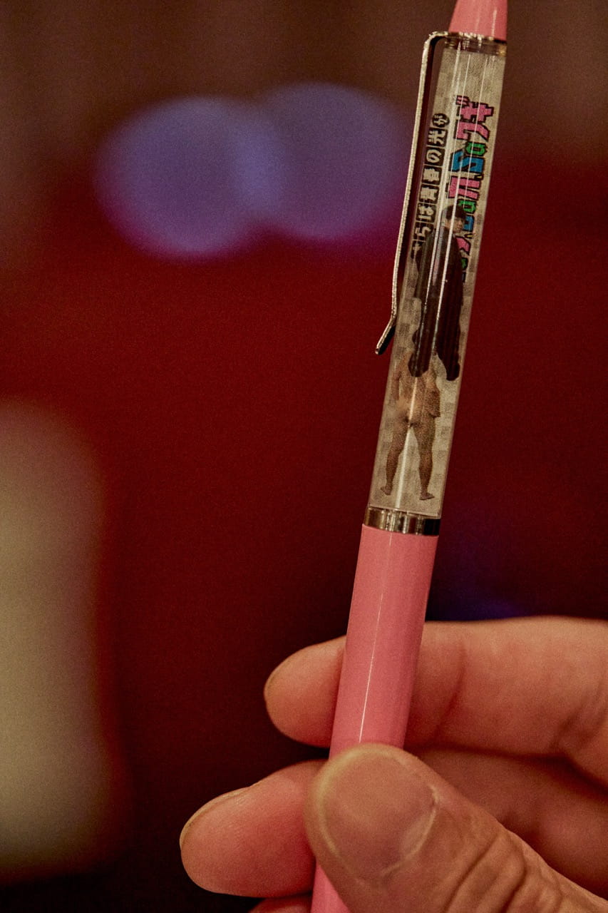 【追加受注】フローティングペン（「Taダ、Baカ、Saワギ」コラボ）