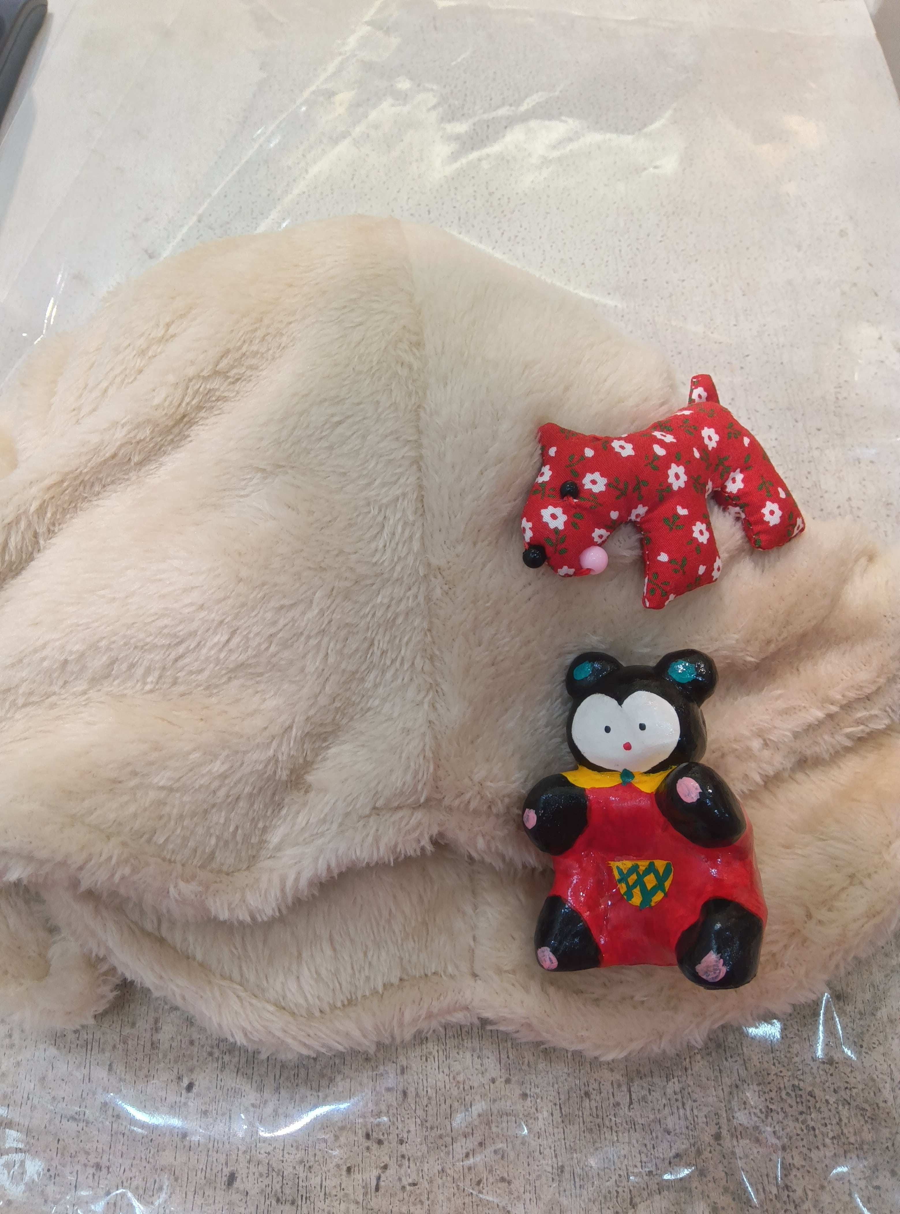 未来商店　帽子、置物