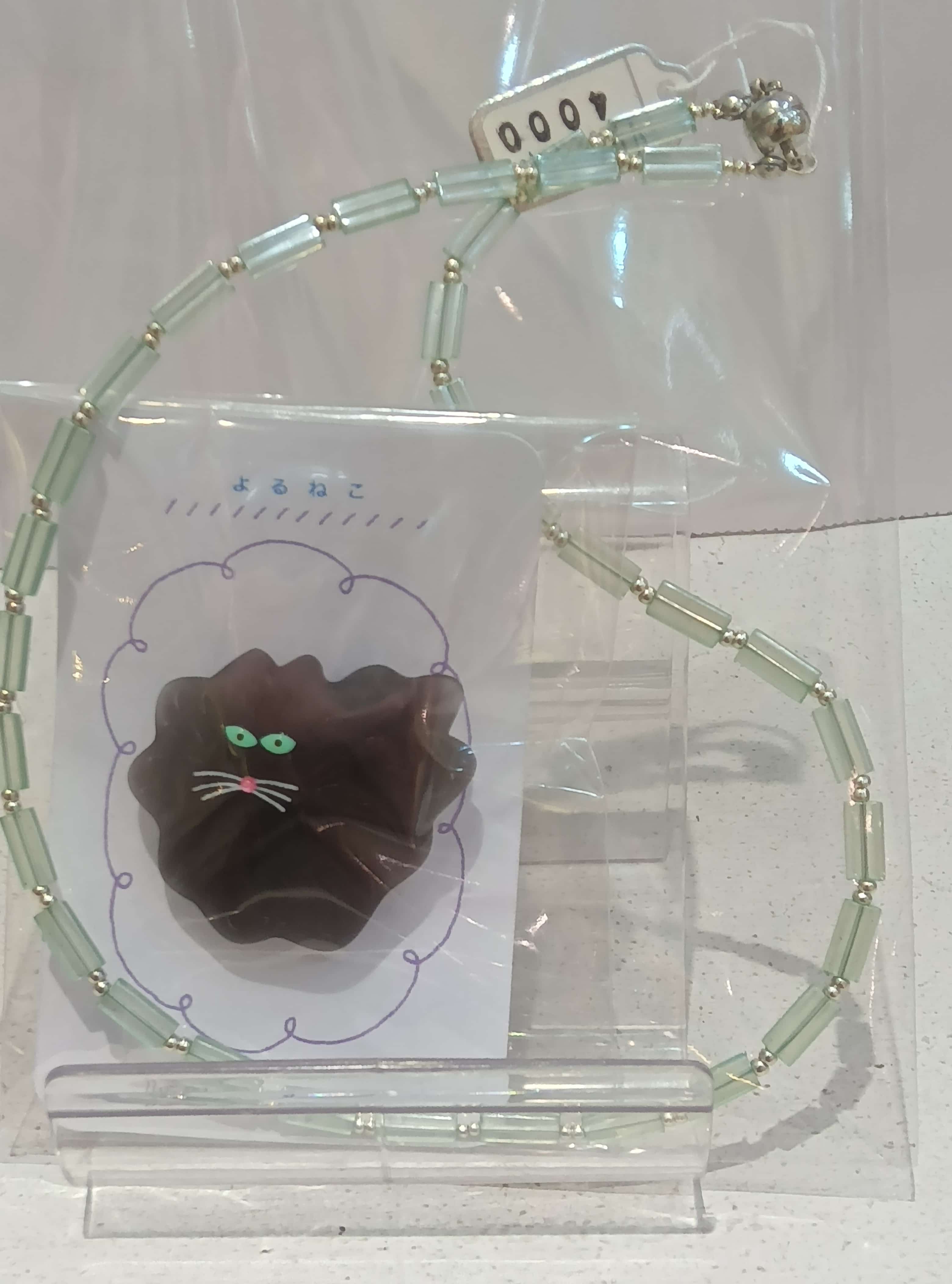 vivesネックレス、kosokosoブローチ