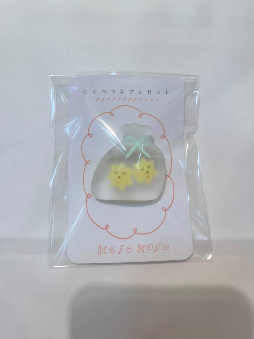 kosokoso とくべつなプレゼント　ブローチ