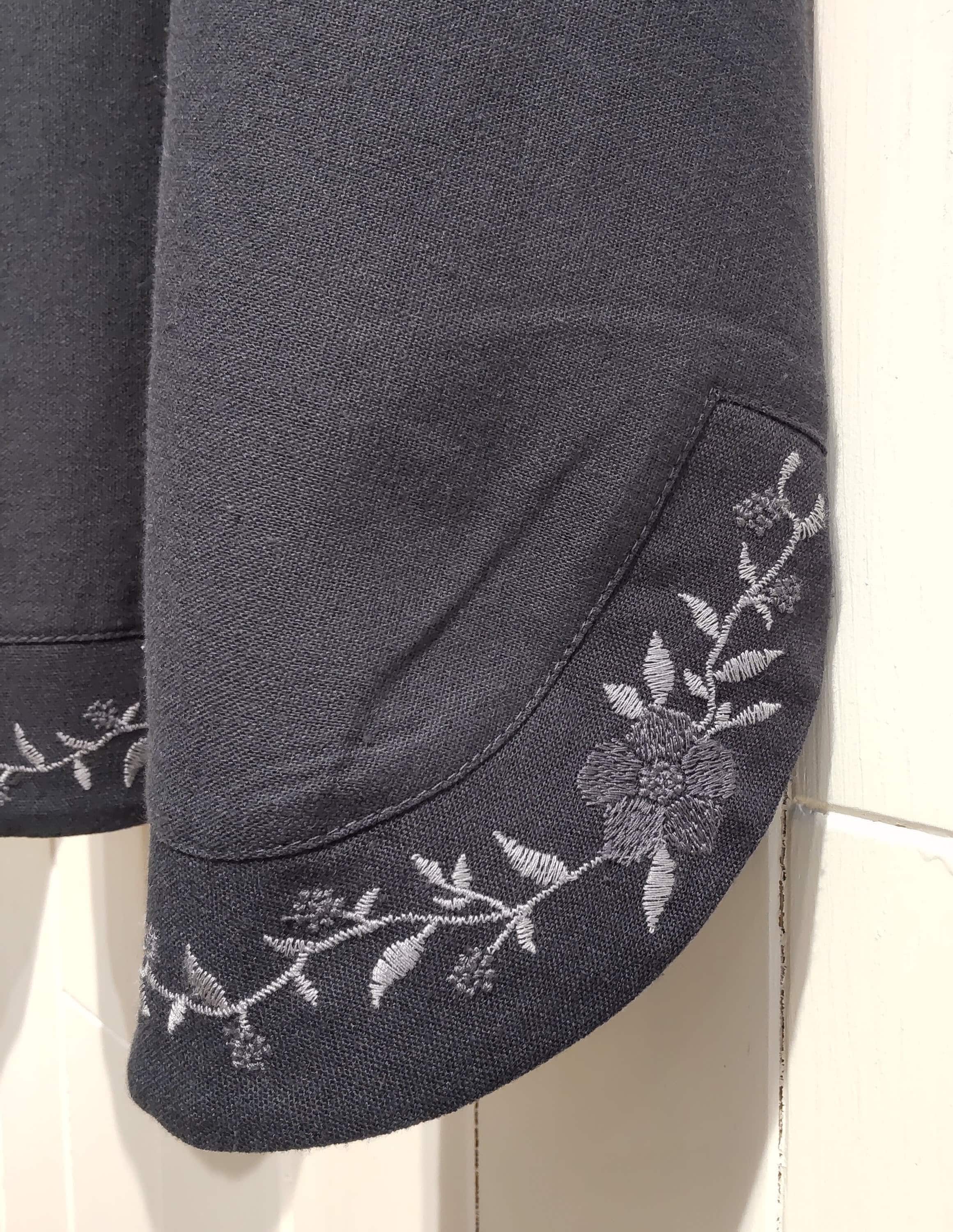 レーヨン麻刺繍入りノースリーブワンピース BO F