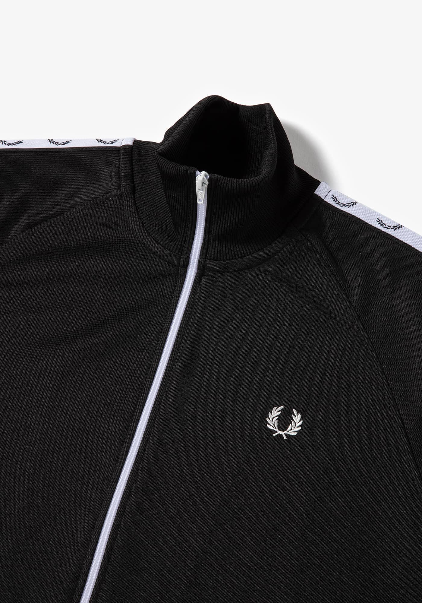 Taped Track Jacket - J4620(S black)｜ FRED PERRY｜渋谷PARCO