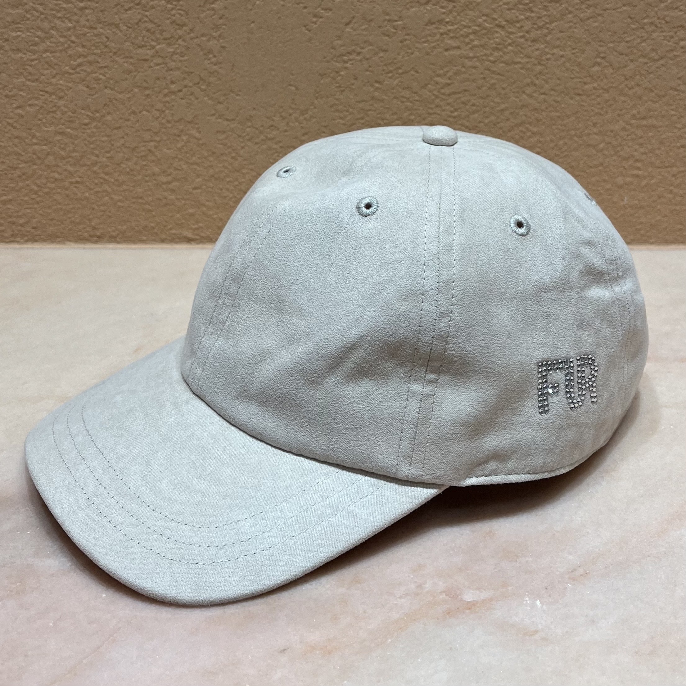 クリスタルFURロゴキャップ IVR F