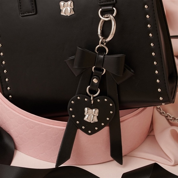 リボンカシメバッグチャーム BLK F