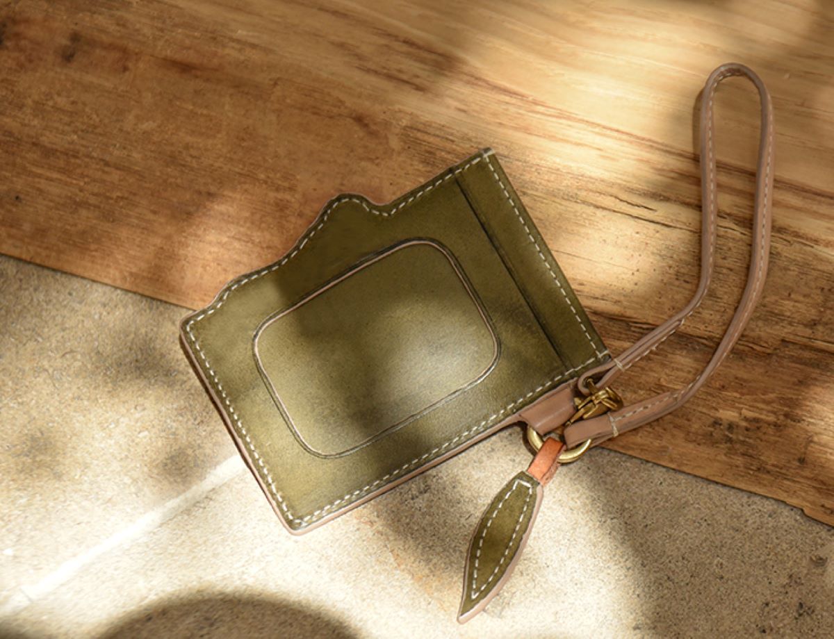 はみ出しパンダパスケース　パルコヤ上野限定