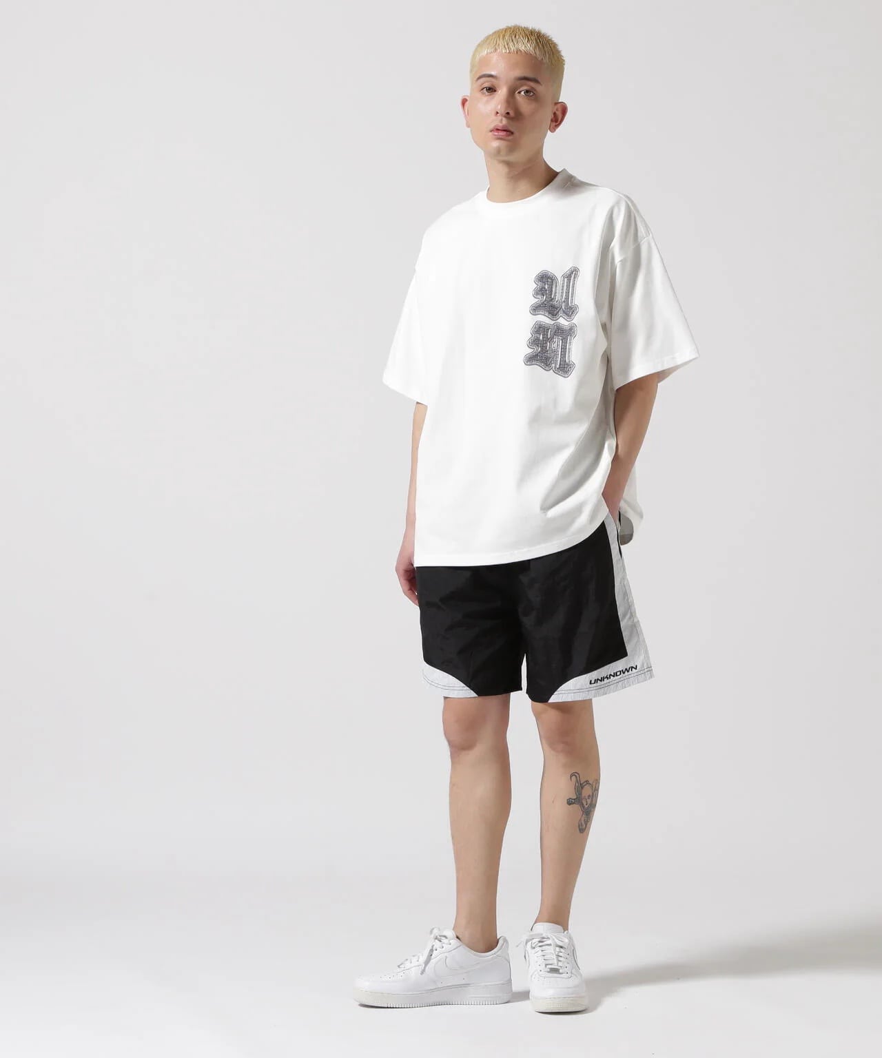 UNKNOWN LONDON/アンノウンロンドン/MULTI LOGO ICED OUT TEE White M