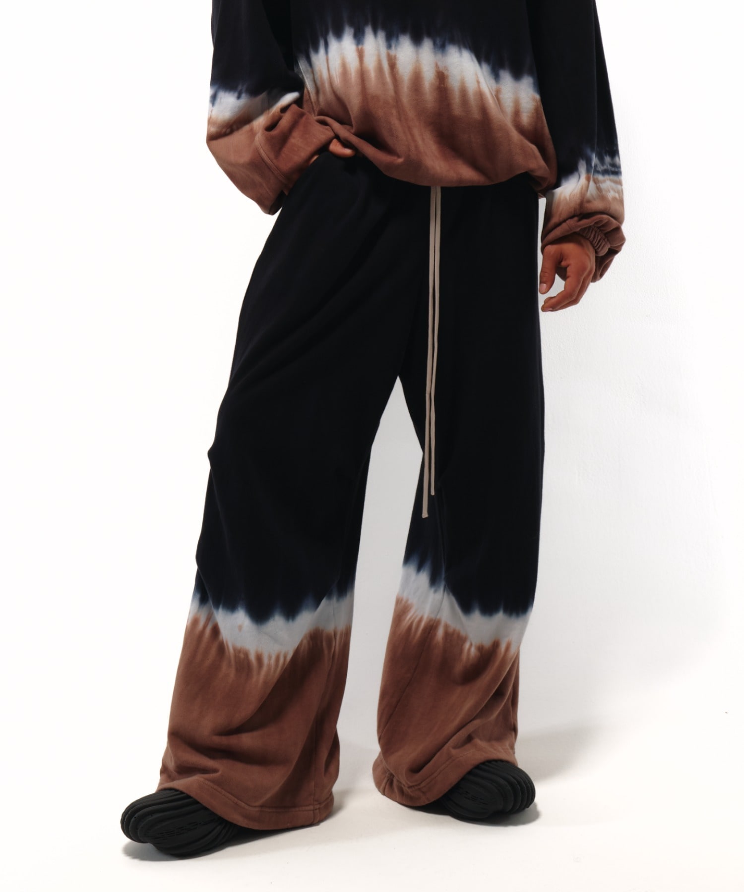 Dankeschon  /ダンケシェーン / stepdye SWT Black S