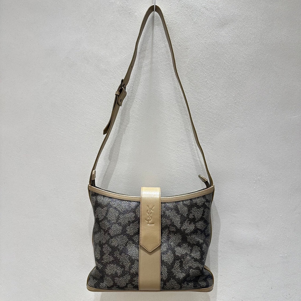 vintage YVES SAINT LAURENT〈イヴ・サンローラン〉ショルダーバッグ