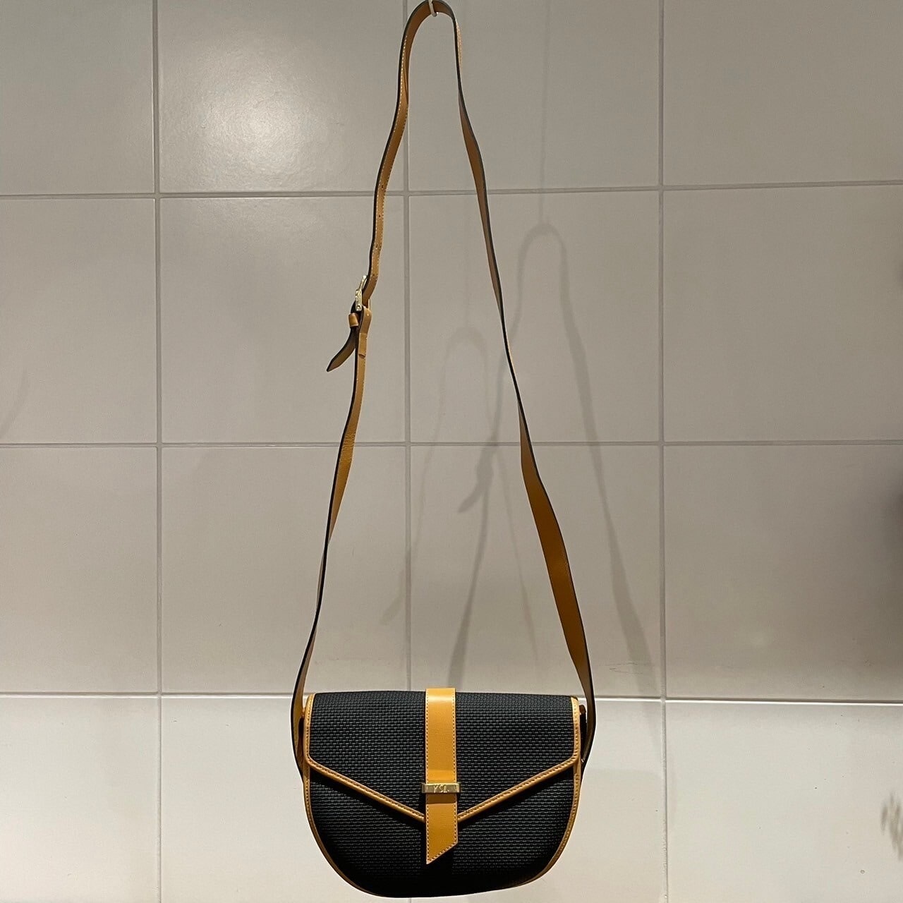 vintage YVES SAINT LAURENT(イヴ・サンローラン）ショルダーバッグ