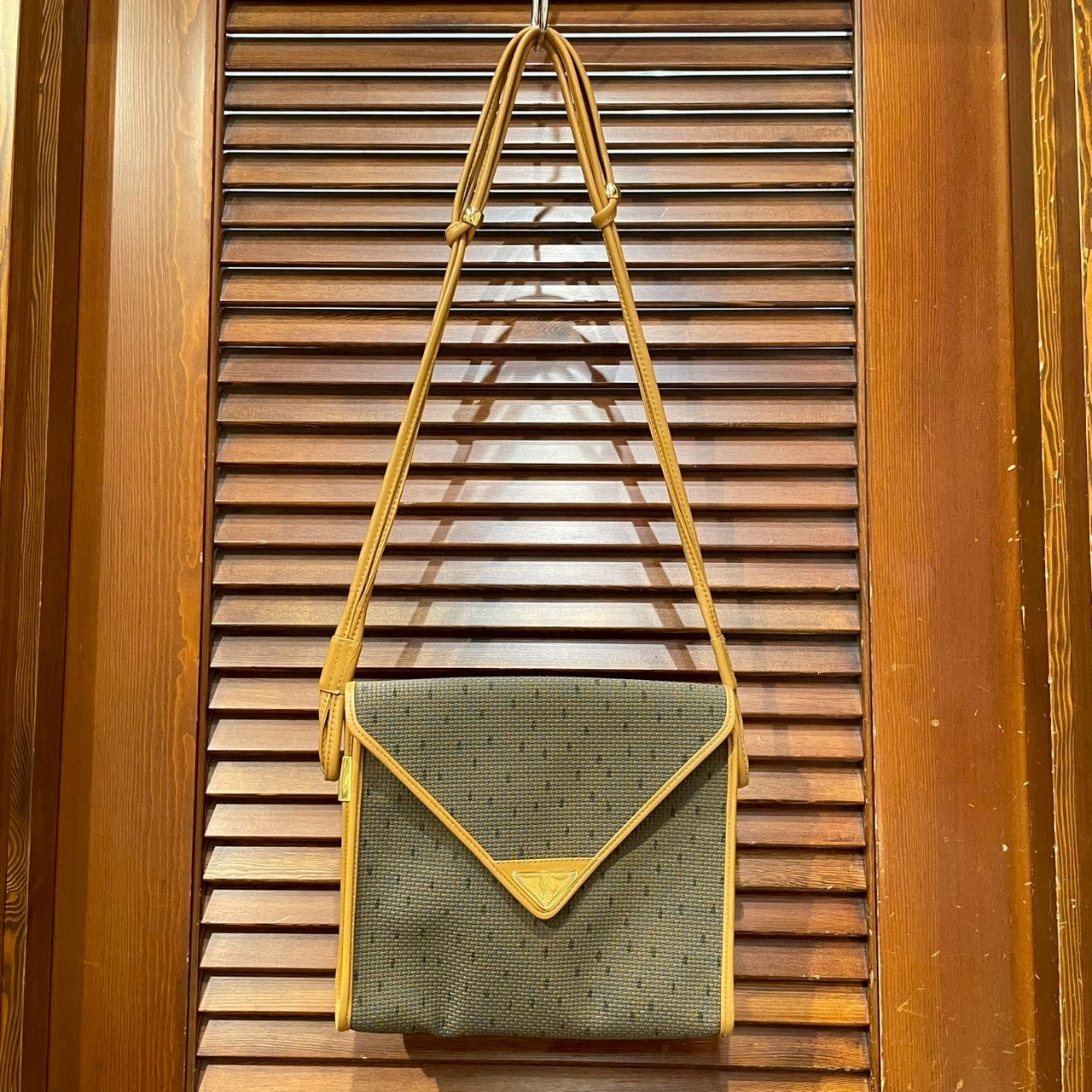 vintage YVES SAINT LAURENT〈イヴ・サンローラン〉ショルダーバッグ