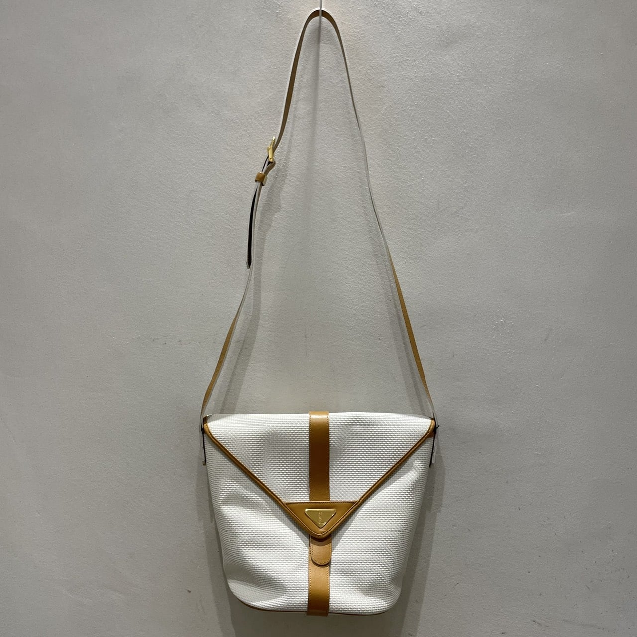 vintage YVES SAINT LAURENT(イヴ・サンローラン）ショルダーバッグ