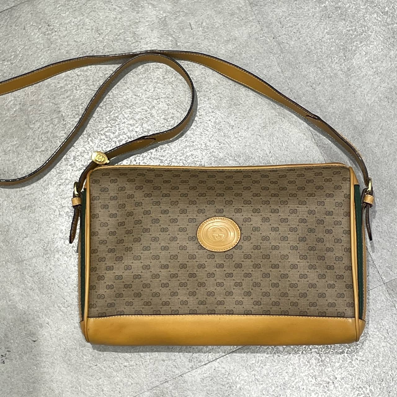 vintage GUCCI〈ヴィンテージグッチ〉ショルダーバッグ