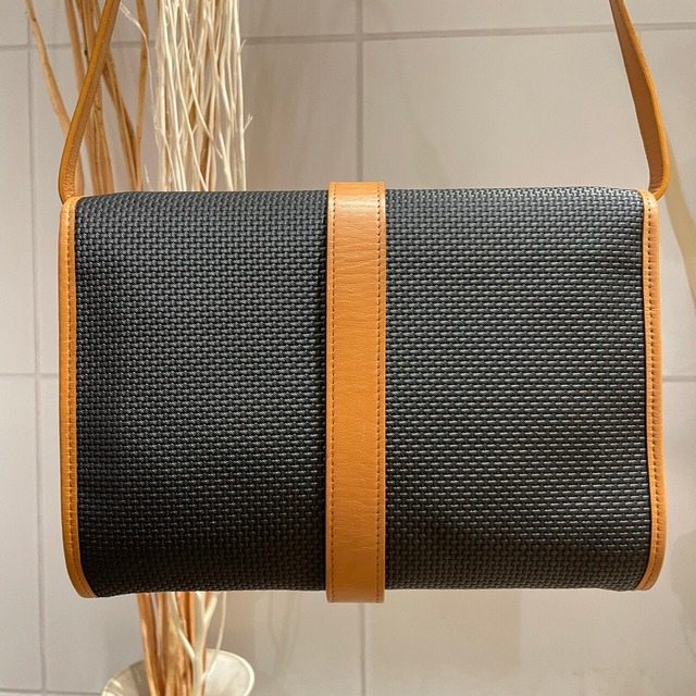 vintage YVES SAINT LAURENT(イヴ・サンローラン）ショルダーバッグ