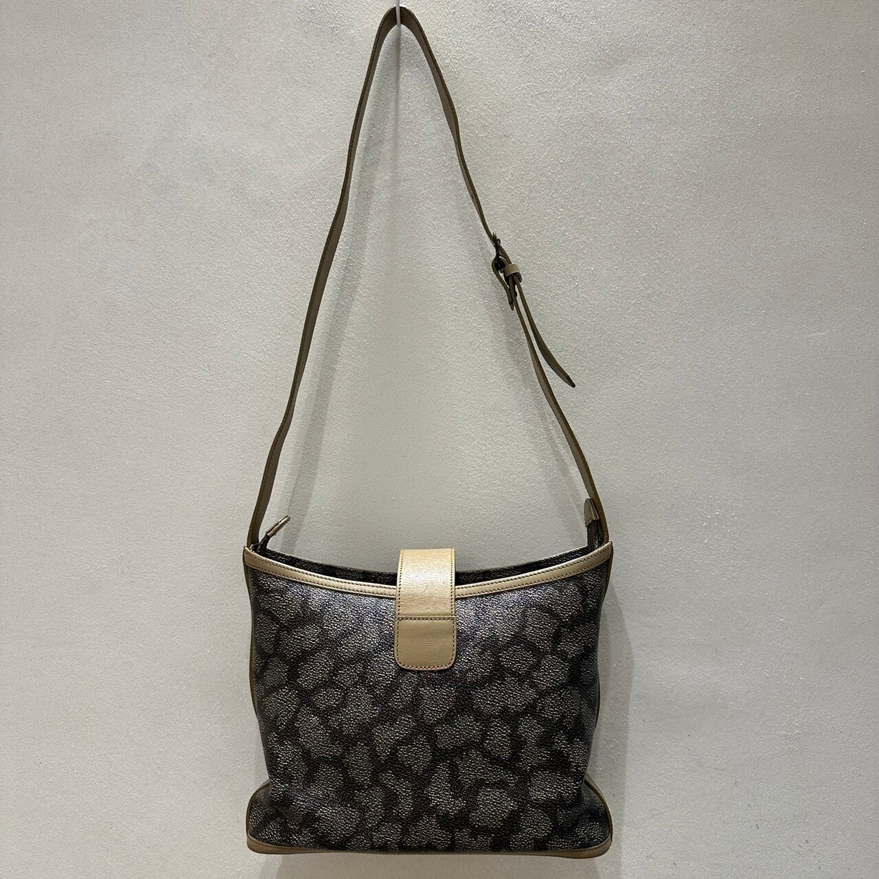 vintage YVES SAINT LAURENT〈イヴ・サンローラン〉ショルダーバッグ