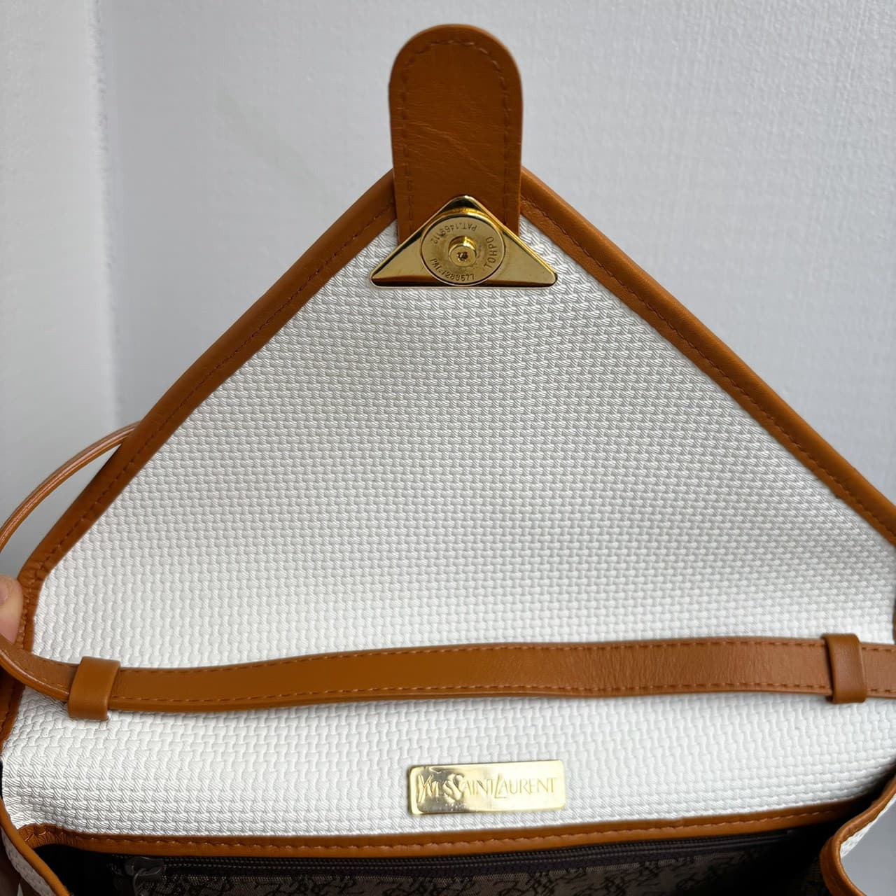 vintage YVES SAINT LAURENT〈イヴ・サンローラン〉ショルダーバッグ