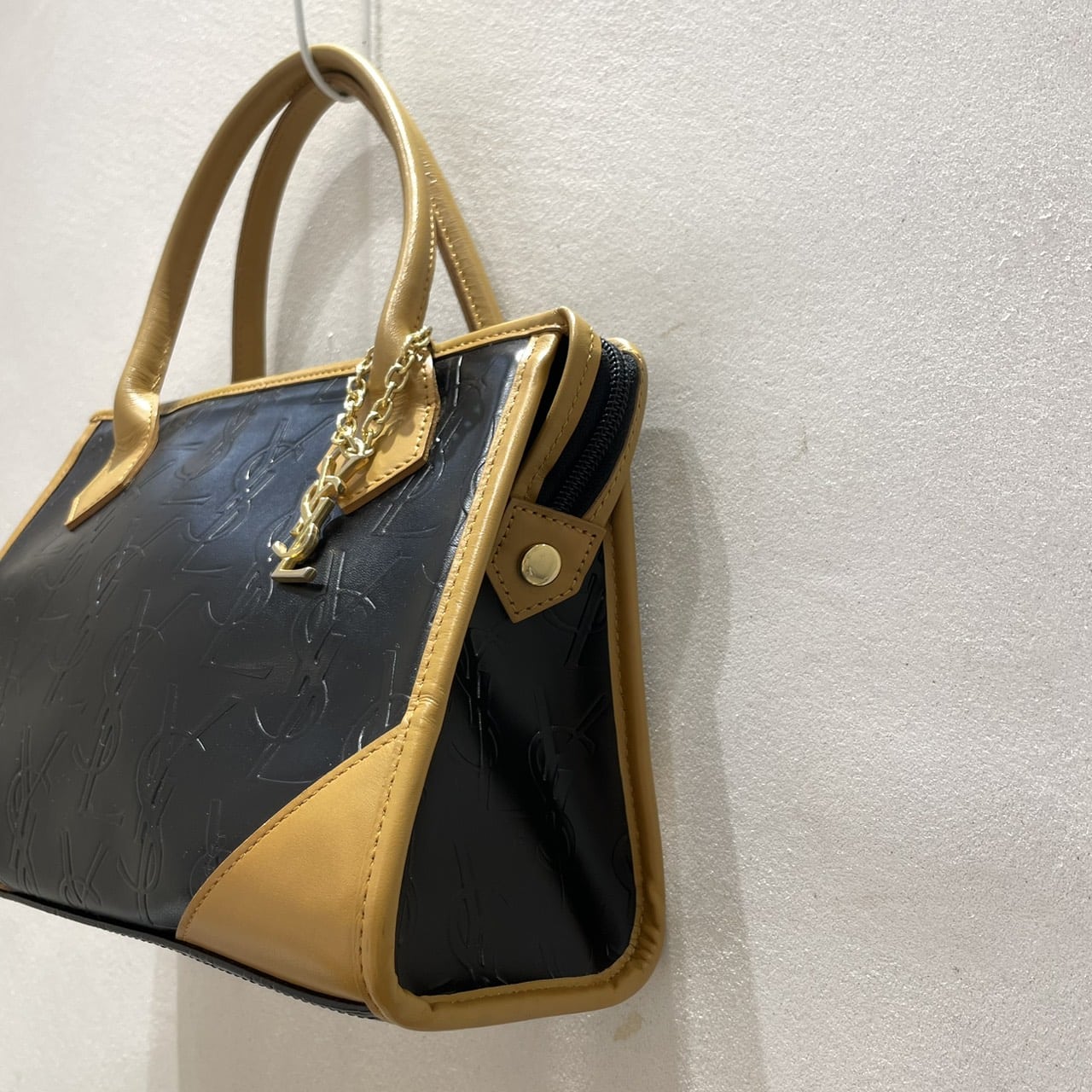 vintage YVES SAINT LAURENT〈イヴ・サンローラン〉ハンドバッグ2