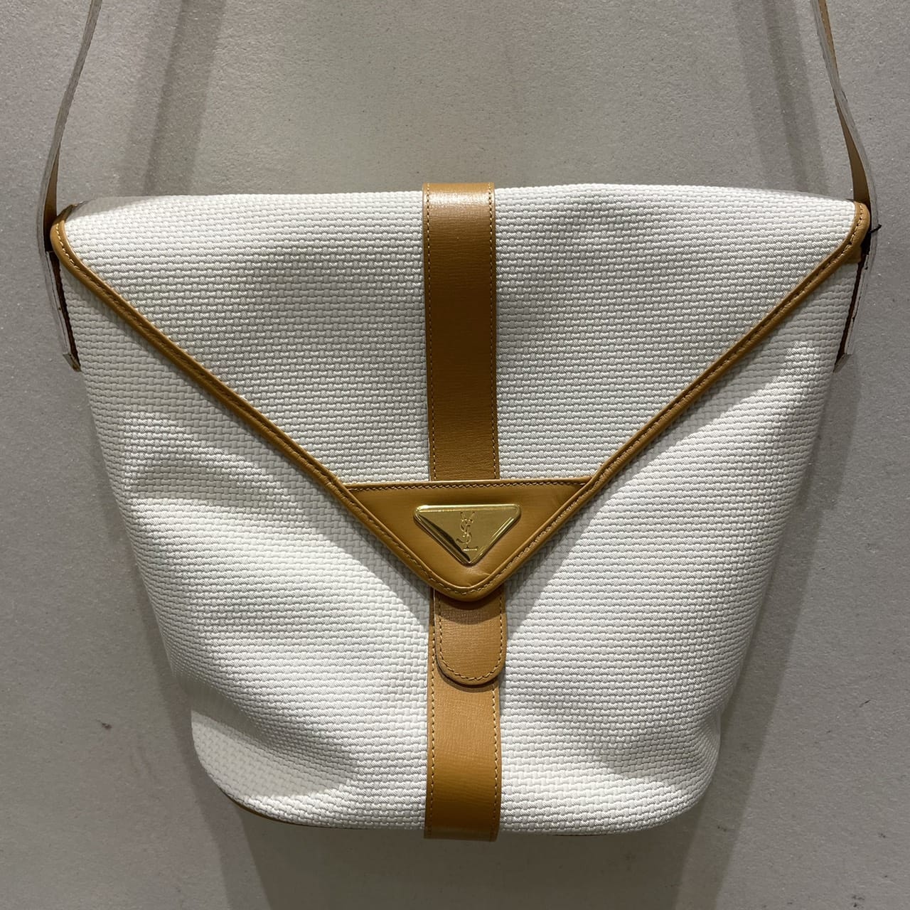 vintage YVES SAINT LAURENT(イヴ・サンローラン）ショルダーバッグ