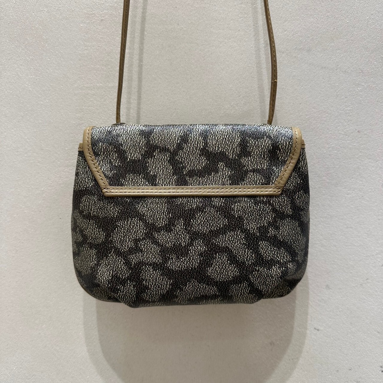 vintage YVES SAINT LAURENT〈イヴ・サンローラン〉ショルダー