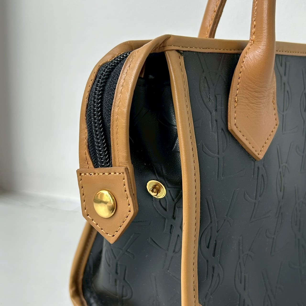 vintage YVES SAINT LAURENT〈イヴ・サンローラン〉ハンドバッグ