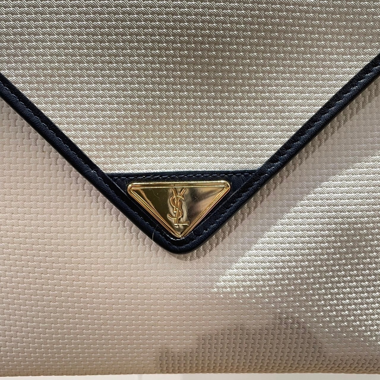 vintage YVES SAINT LAURENT〈イヴ・サンローラン〉ショルダーバッグ