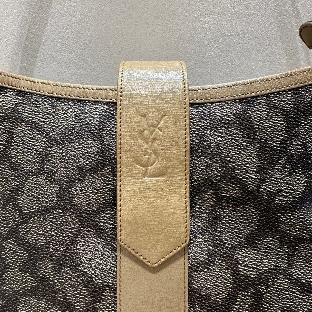 vintage YVES SAINT LAURENT〈イヴ・サンローラン〉ショルダーバッグ