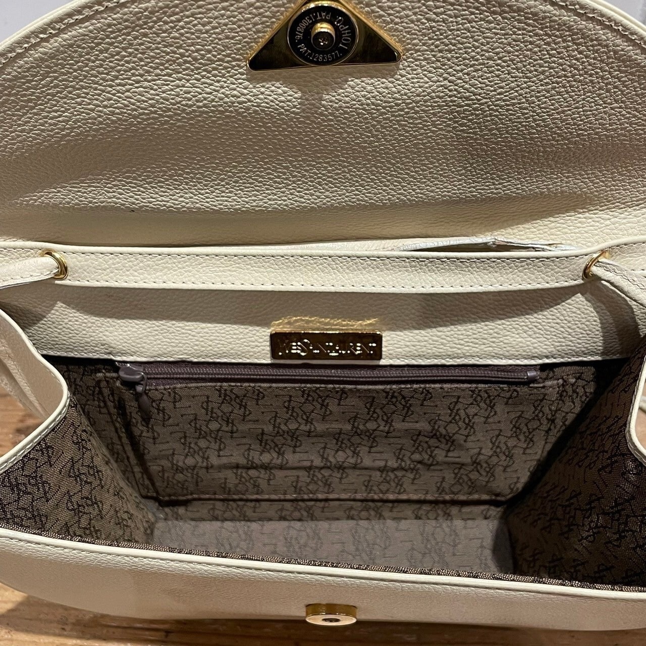 vintage YVES SAINT LAURENT〈イヴ・サンローラン〉ショルダーバッグ