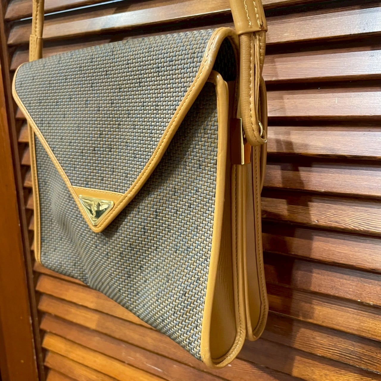 vintage YVES SAINT LAURENT〈イヴ・サンローラン〉ショルダーバッグ