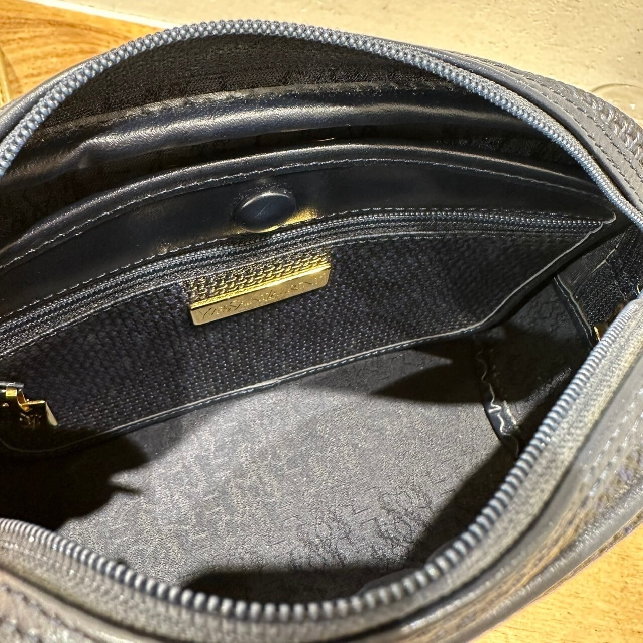 vintage YVES SAINT LAURENT(イヴ・サンローラン）ショルダーバッグ